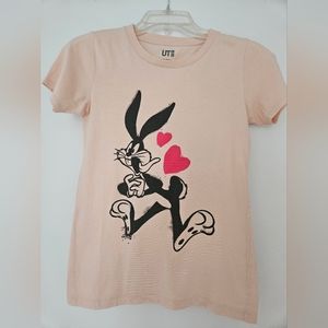 Uniqlo looney tones T shirt